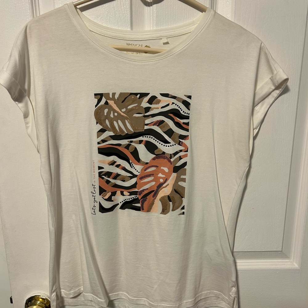 Vero Moda Cream Tropical Print Women's Tee